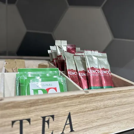 Stylish Retreat With Views & Court Yard Leeds (West Yorkshire)