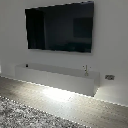 Stylish Retreat With Views & Court Yard * Leeds