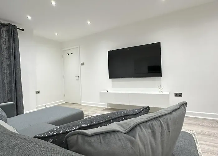 Stylish Retreat With Views & Court Yard Appartement *